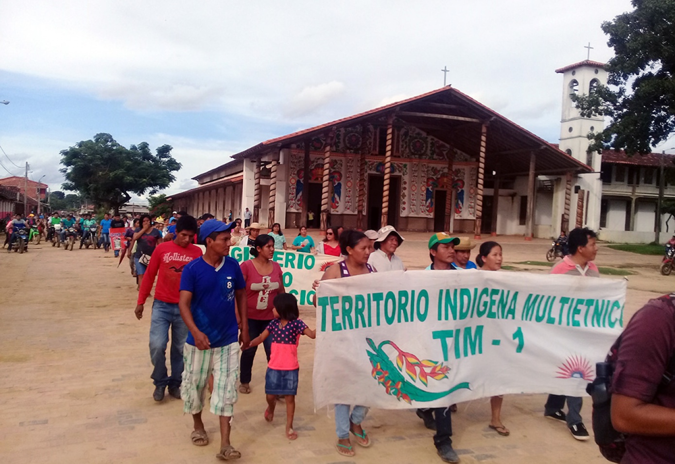 Organizaciones sociales de San Ignacio de Mojos amenazan con bloqueo de carreteras por cierre de la Unidad Académica Lorenza Congo