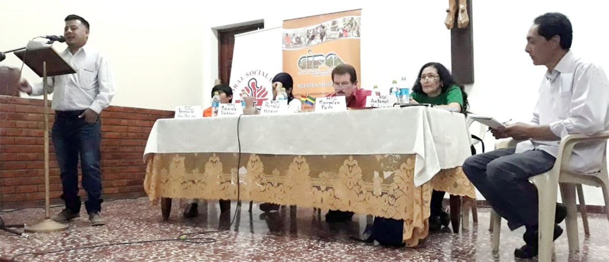En Camiri candidatos y candidatas a la diputación por la circunscripción 55 presentaron sus propuestas ante la ciudadanía 