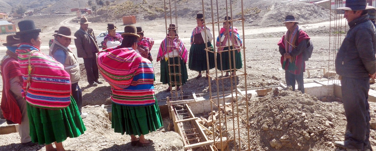 Mujeres realizan seguimiento e inspección técnica a la gestión municipal de Calamarca