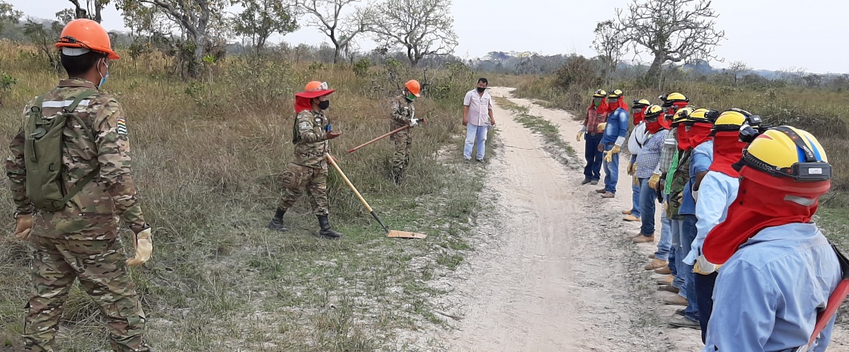 El CIPCA Santa Cruz y FUNSAR  de San Ignacio de Velasco capacitaron a 100 bomberos comunales para la lucha contra los incendios