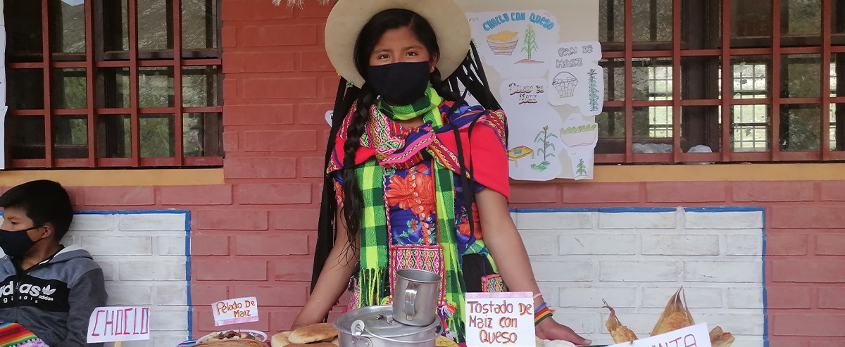Alumnos y madres de familia promueven el consumo de alimentos saludables
