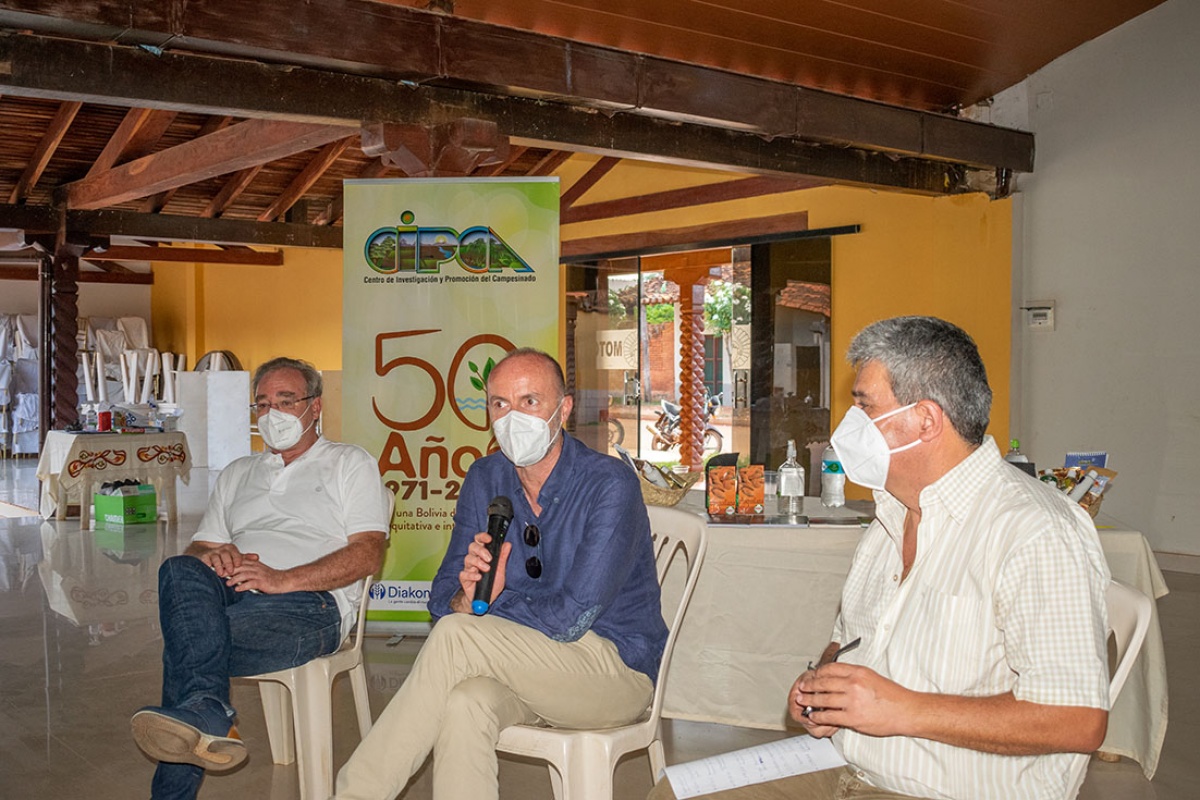 EMBAJADOR DEL REINO DE ESPAÑA, SE REUNE CON REPRESENTANTES DE PUEBLOS INDÍGENAS Y CAMPESINOS EN SAN IGNACIO DE VELASCO