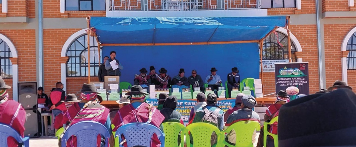 Campaña de sanidad para mejorar la producción ganadera en San Andrés de Machaca