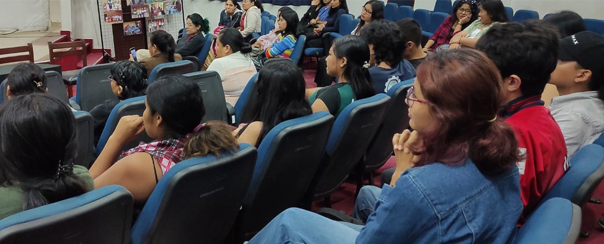 Kuñas Mburuvicha Reta posicionándose en espacios de interculturalidad y reflexión sobre el extractivismo 