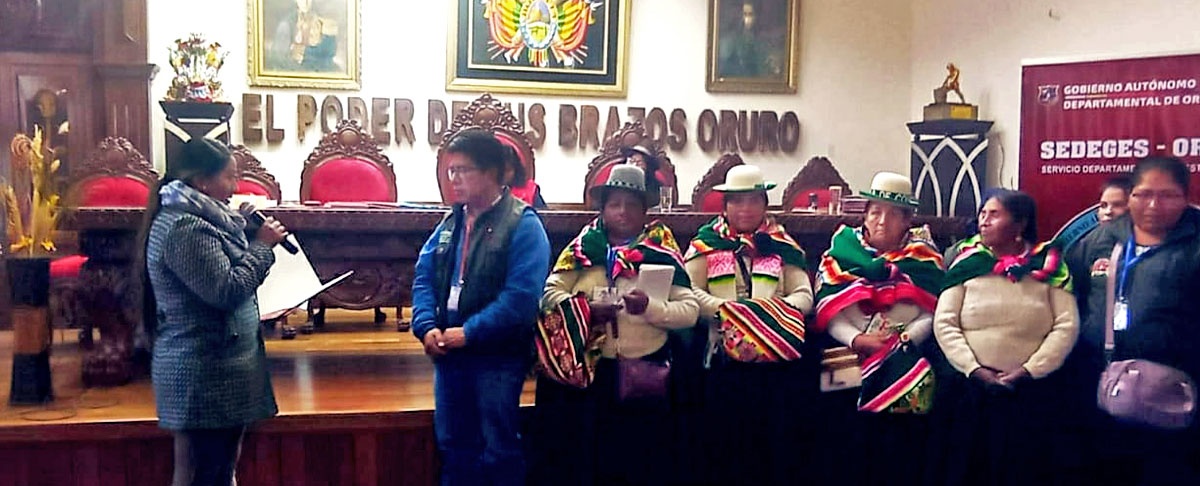 La Asamblea Legislativa Departamental de Oruro otorga reconocimiento a la Red de Promotoras Comunitarias de San Pedro de Totora y a CIPCA