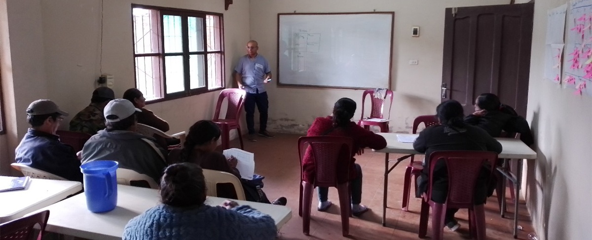 Organización y gestión empresarial de asociaciones: Fortaleciendo Conocimientos en la Comunidad de Salvatierra, Municipio de Urubichá
