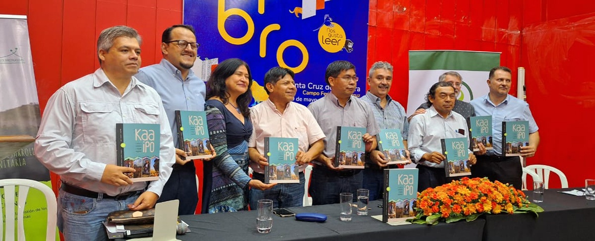 Se presenta Revista Kaaipo en la XXV Feria Internacional del Libro de Santa Cruz
