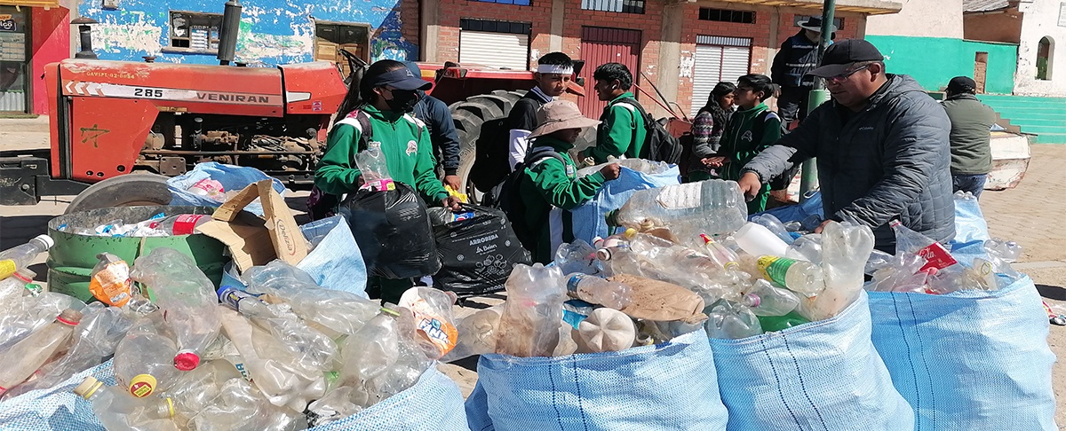 Lanzamiento de campaña de limpieza de residuos sólidos en el municipio de San Pedro de Totora