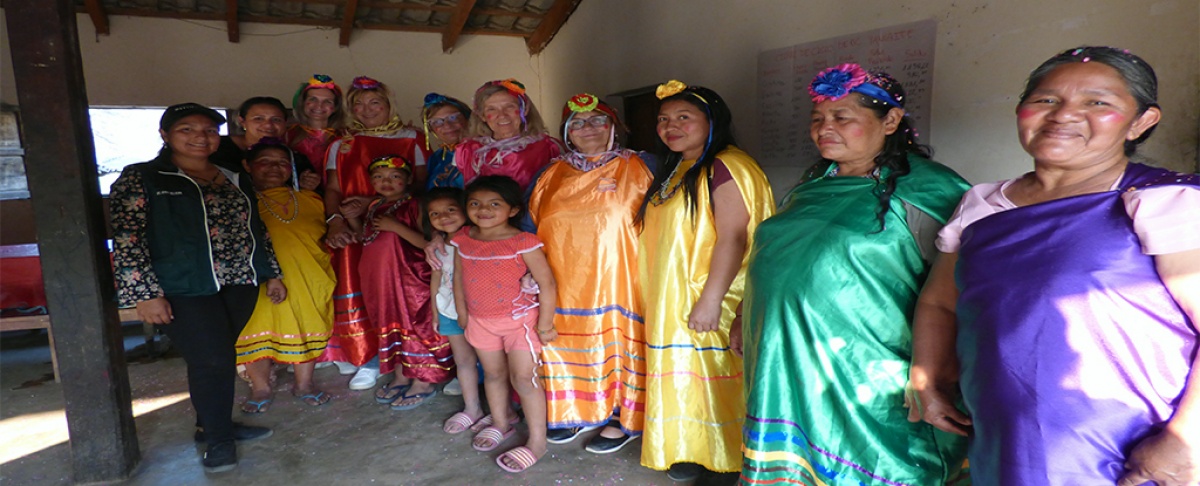 Visita de delegación de Manos Unidas para Bolivia al municipio de Villa Vaca Guzmán, chaco chuquisaqueño