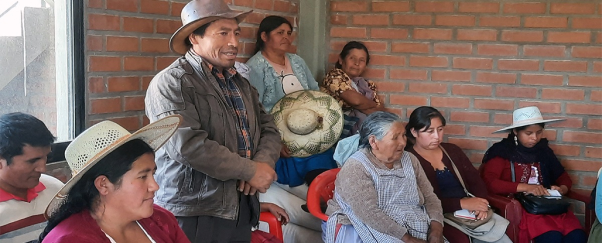 Organizaciones comunitarias plantean fortalecer el liderazgo femenino en la toma de decisiones económicas