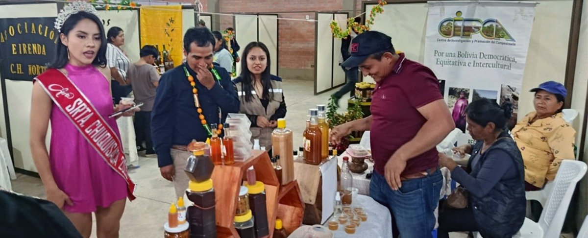 Sabores del Chaco: Organizaciones apícolas destacan en la Feria Nacional de la Miel en Monteagudo