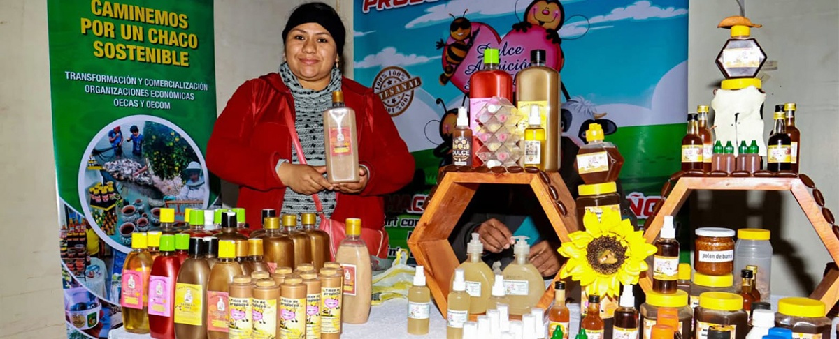 Resplandor del Chaco: miel pura y tejido guaraní en palma brillan en la FEXPO CHACO VILLA MONTES 2025