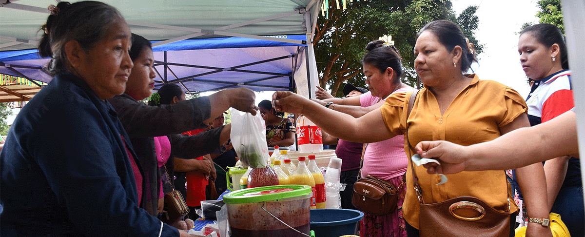 “Sabores y Saberes” revaloriza la producción local y la identidad amazónica en el 136 aniversario de Puerto Rico