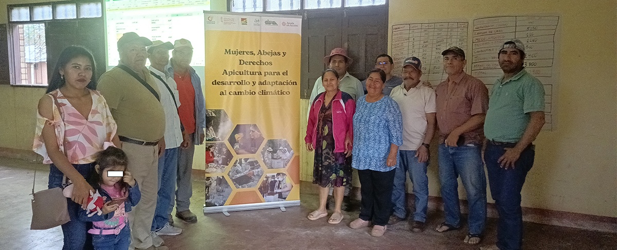 Apicultores y apicultoras del Chaco cruceño fortalecen la gestión de sus asociaciones