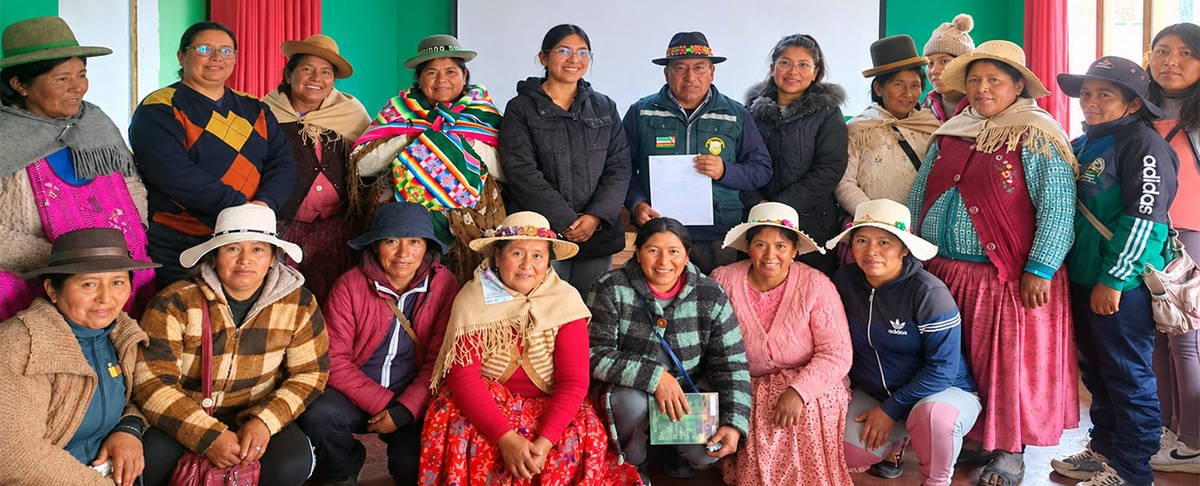Mujeres de San Pedro de Totora consolidan su agenda para reivindicar sus derechos