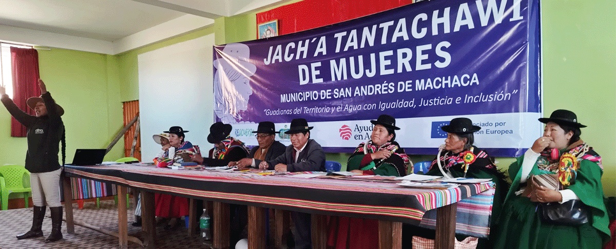 Más de 100 mujeres de San Andrés de Machaca construyen una agenda para fortalecer su participación en el desarrollo municipal
