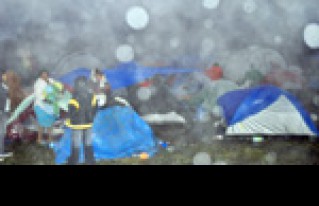 Marchistas soportan los rigores del clima y la indiferencia estatal
