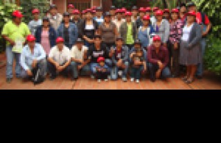  Asalariados del campo de Bolivia culminan Escuela Sindical