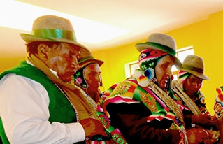 Corque y San Pedro de Totora analizaron los avances de las autonomías indígena originario campesinas