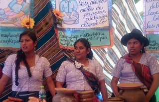 Feria Educativa de Anzaldo promueve el consumo de productos y comidas locales nutritivas