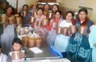 Asociaciones productivas del Altiplano paceño se capacitan elaboración de panetones industriales