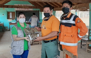 Fundación SAR de San Ignacio De Velasco recibe donación para la lucha contra incendios