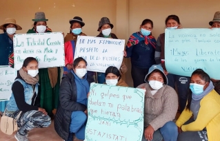 “Mujer libérate de las garras de la violencia” es la consigna en San Pedro de Totora 