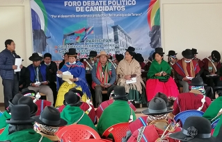 Foro político en Taraco plantea priorizar el desarrollo productivo integral
