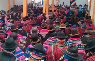 La asamblea de Calamarca aprueba mecanismos de control social con equidad de género en la gestión pública.