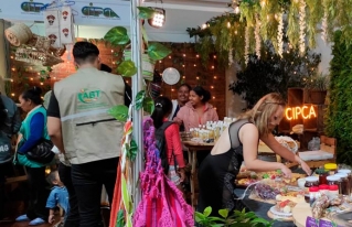 Indígenas y campesinos visibilizan la producción sustentable de los bosques de Bolivia