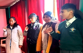 Niños concejales por un día sesionan en conmemoración del Día del Niño en el municipio de San Pedro de Totora