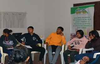 Liderazgo Comunitario en Macharetí: Fortaleciendo Habilidades y Conectando Culturas con Nuevas Tecnologías