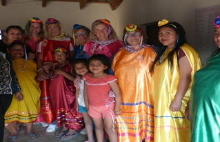 Visita de delegación de Manos Unidas para Bolivia al municipio de Villa Vaca Guzmán, chaco chuquisaqueño