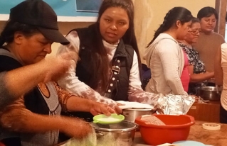 Se inaugura curso de capacitación en nutrición y comida saludable para trabajadoras asalariadas del hogar de Quillacollo