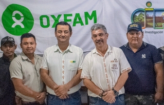 Embajador de España presente en la entrega de ayuda humanitaria de OXFAM en la Chiquitania.