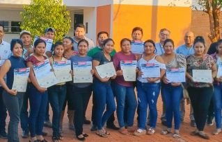 24 mujeres y jóvenes de la Chiquitania se gradúan del Programa de Gestión Empresarial en emprendimientos productivos en la FA.I.CHI.