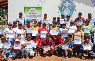Hombres, mujeres y jóvenes indígenas de la chiquitania se gradúan como gestores agroecológicos