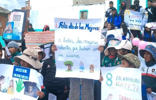 Mujeres trabajadoras del campo en marcha por sus derechos