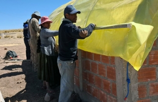Juventud productiva: jóvenes de San Andrés de Machaca apuestan por la producción de hortalizas en carpas solares