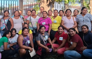 Lideresas en acción: Mujeres indígenas guarayas se fortalecen como promotoras comunitarias