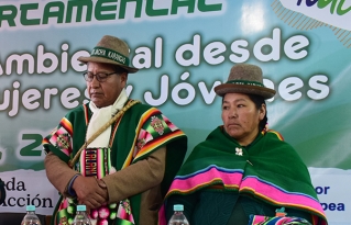 Mujeres y jóvenes lideran el debate sobre gobernanza ambiental en Oruro