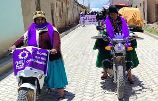 San Andrés de Machaca: Mujeres en motocicleta lideran marcha masiva por un municipio libre de violencias