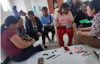 Mujeres de Parapitiguasu fortalecen su liderazgo ambiental para la gestión sostenible de los bienes comunes
