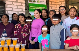 Mujeres y jóvenes de Guari fortalecen sus capacidades para transformar cítricos con valor agregado