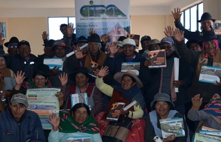 Liderazgos comunitarios fortalecen la democracia intercultural en San Andrés de Machaca