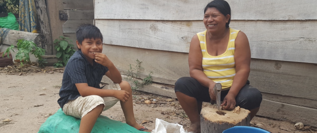 El cusi, el "arbol de la vida" que brinda sustento a las mujeres guarayas de Momené