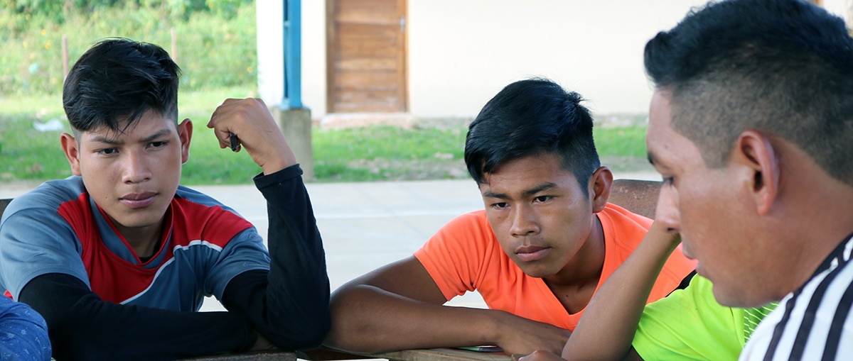 Jóvenes de la Amazonía boliviana en el olvido